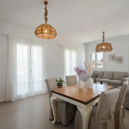 Santa Maria Mare Villa Naoussa