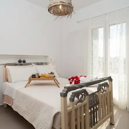 Santa Maria Mare Villa Naousa (Paros)