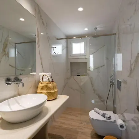 Santa Maria Mare Villa Naousa (Paros)