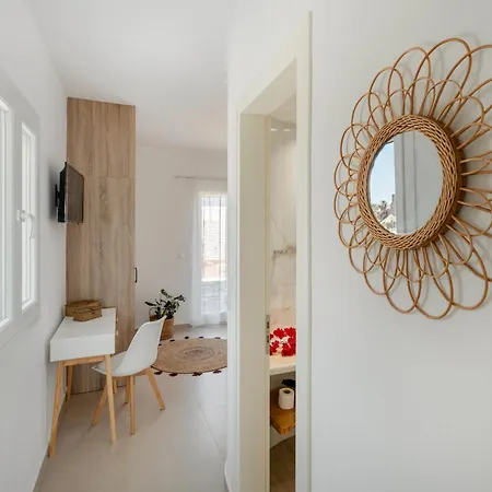 Santa Maria Mare * Naousa (Paros)