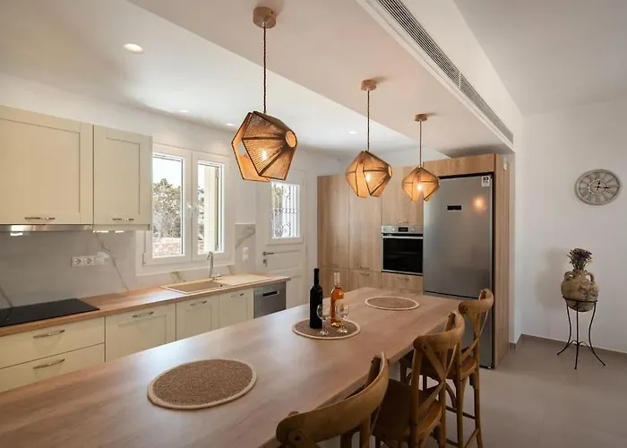 Villa Santa Maria Mare Náusza